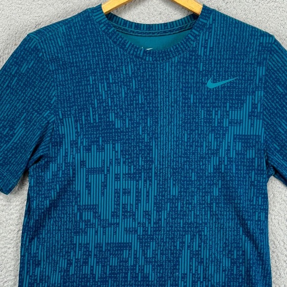 The Nike Tee Dri-Fit Adult Mens T-Shirt Small Teal Geometric Short Sleeve Tee